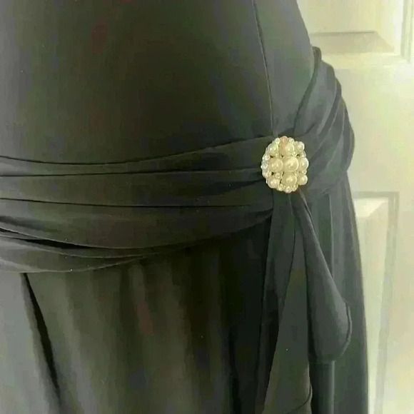 Dave and Jonny Black Long evening dress w/Pearls and Rhinestone detail. - Picture 4 of 16